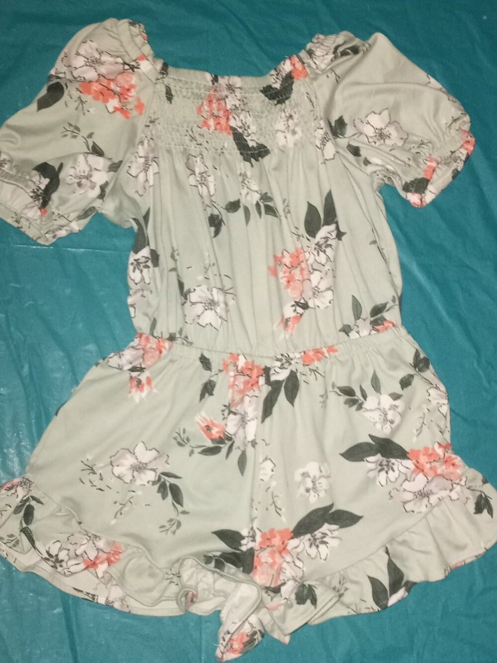 Adorable flowered ruffled romper girls size 6/6x